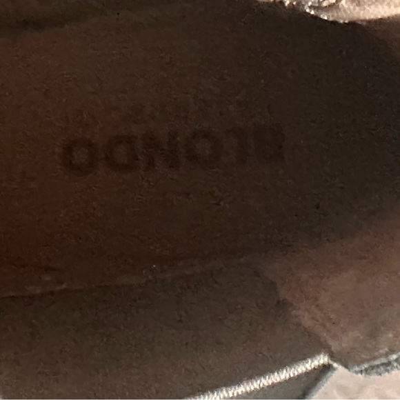 BLONDO Matilda Waterproof Lug Sole
Chelsea Boot - Picture 8 of 9